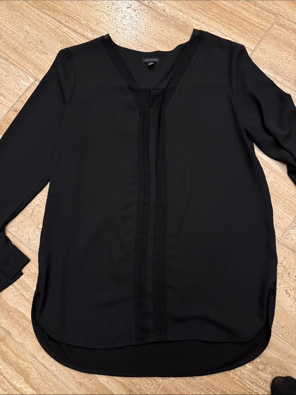 Ann Taylor Mixed Media Black Long Sleeve V-Neck Blouse Medium
